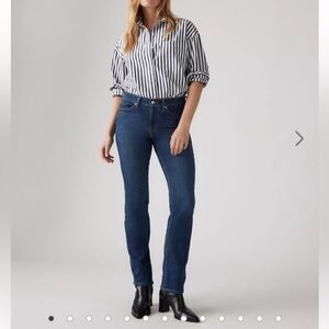 •LEVIS• Women’s Classic Straight Mid Rise Jeans 32x30